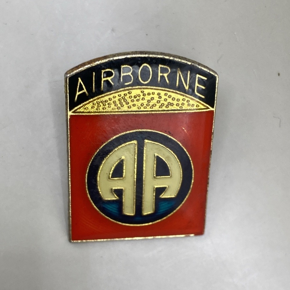 82nd Airborne Division AA DI Unit Crest Pin